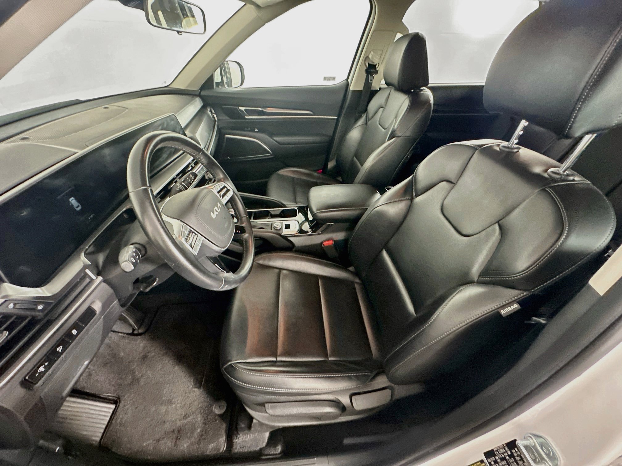 Used 2024 Kia Telluride LX FWD image 13