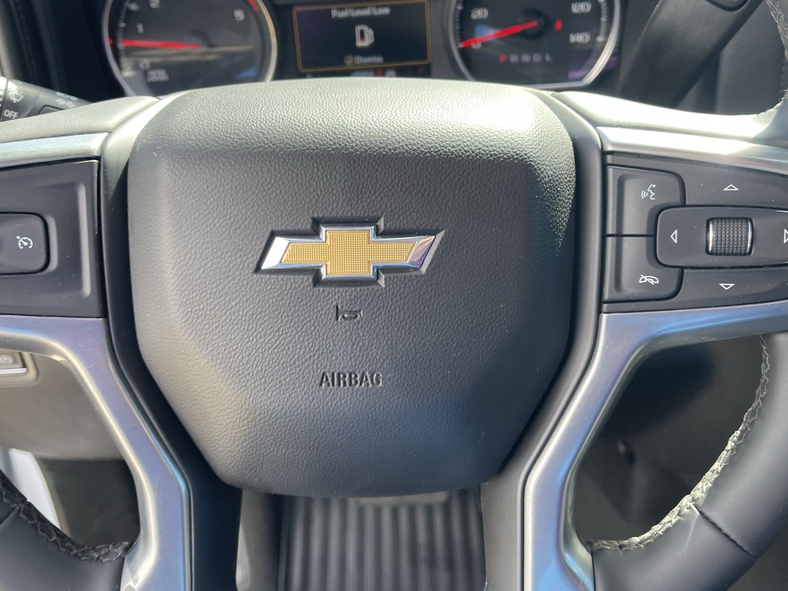 Used 2023 Chevrolet Silverado 2500 LT AWD/4WD image 15