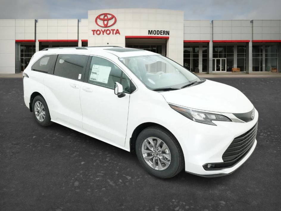 New 2026 Toyota Sienna XLE FWD image 19