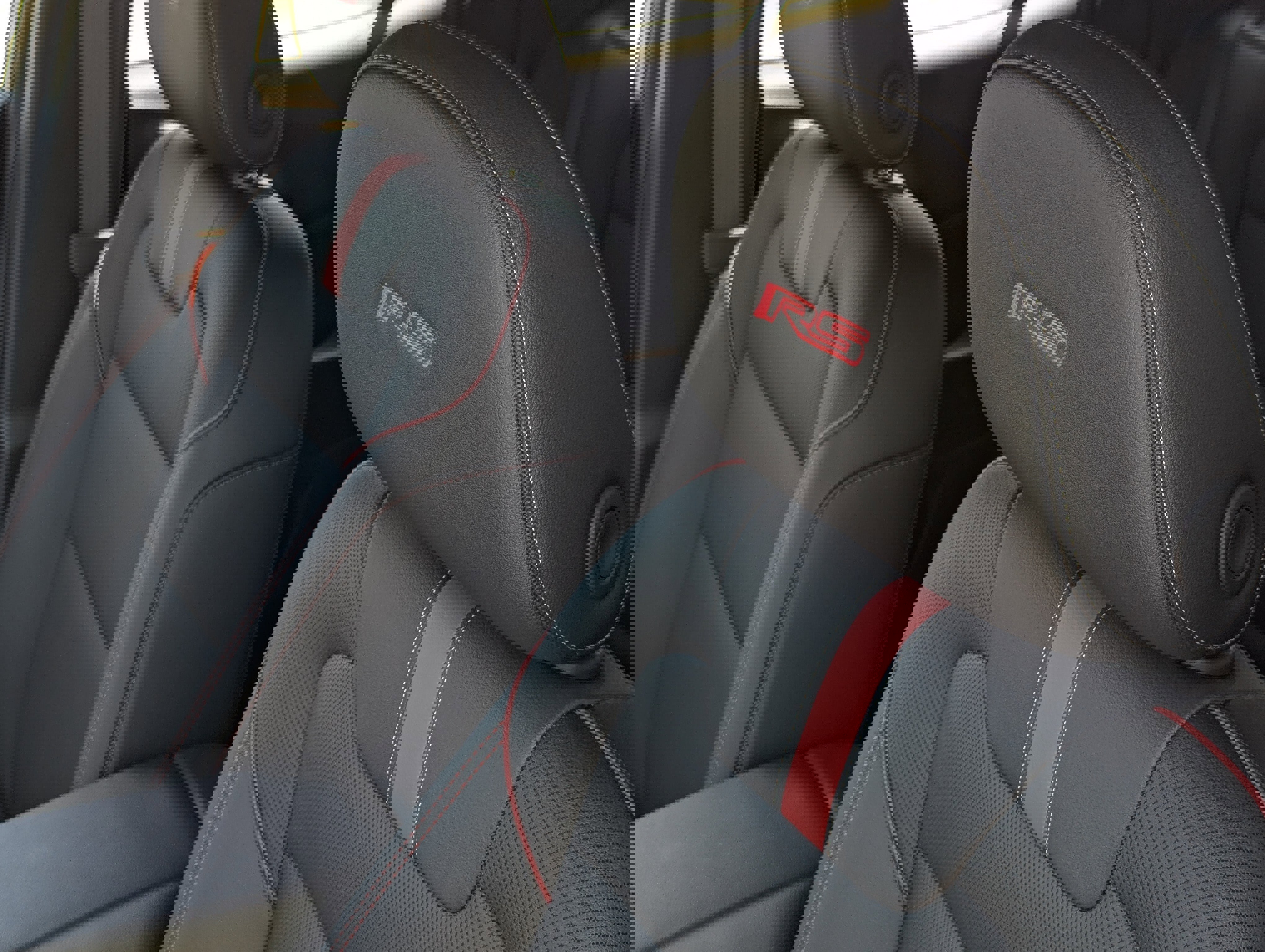 New 2025 Chevrolet Trax RS w/ Sunroof Package image 10