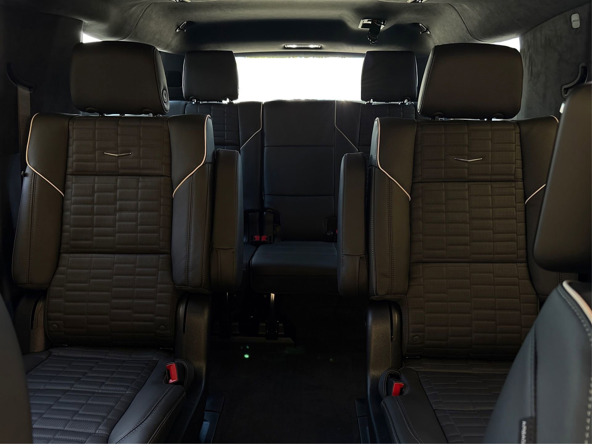 New 2026 Cadillac Escalade ESV Platinum Sport w/ LPO, ONYX Package image 17