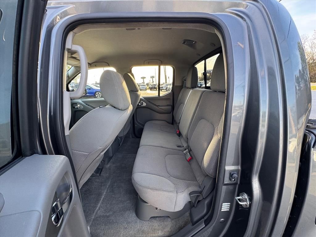 Certified 2018 Nissan Frontier SV w/ Value Truck Package image 11