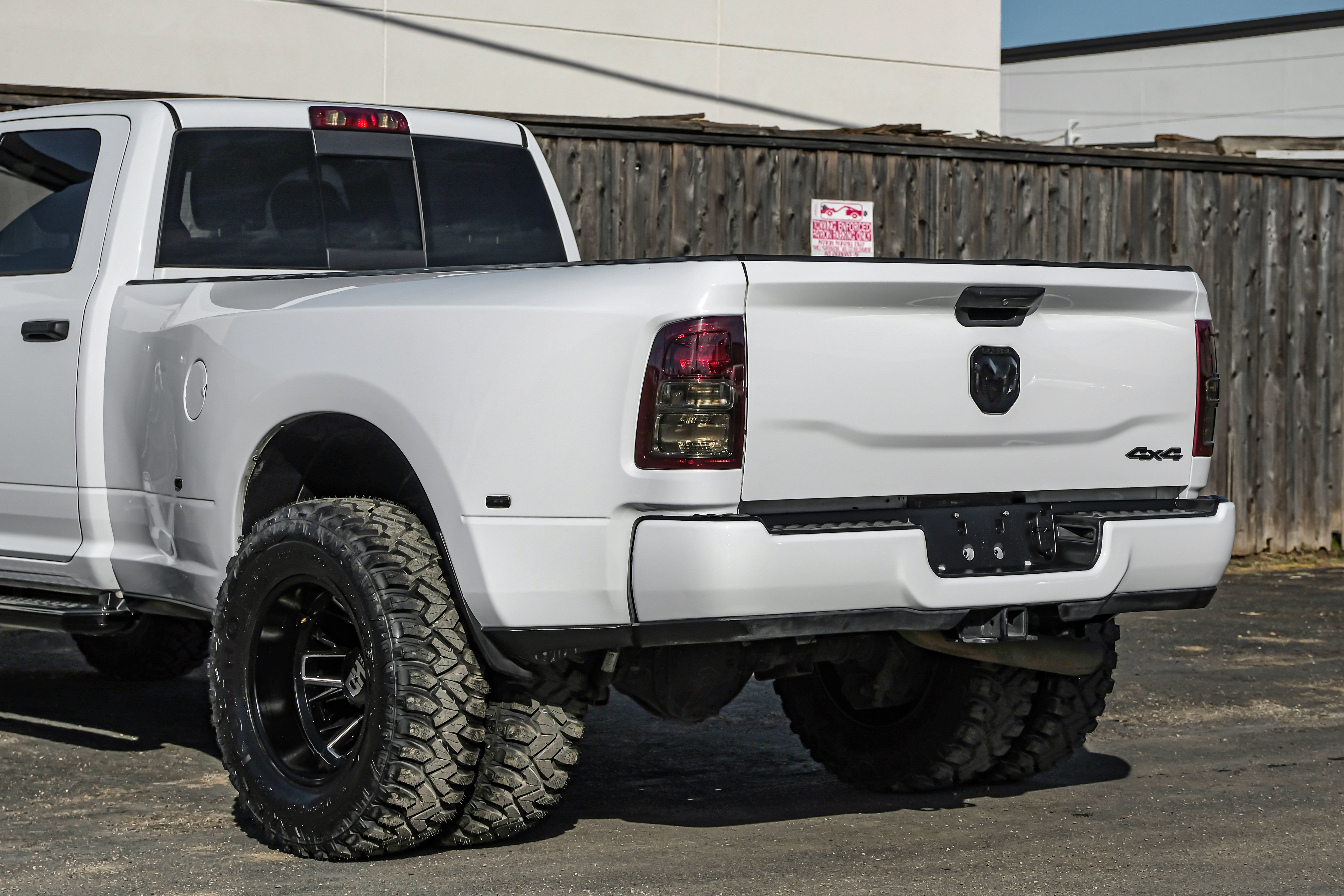 Used 2024 RAM 3500 Tradesman w/ Chrome Appearance Group image 12