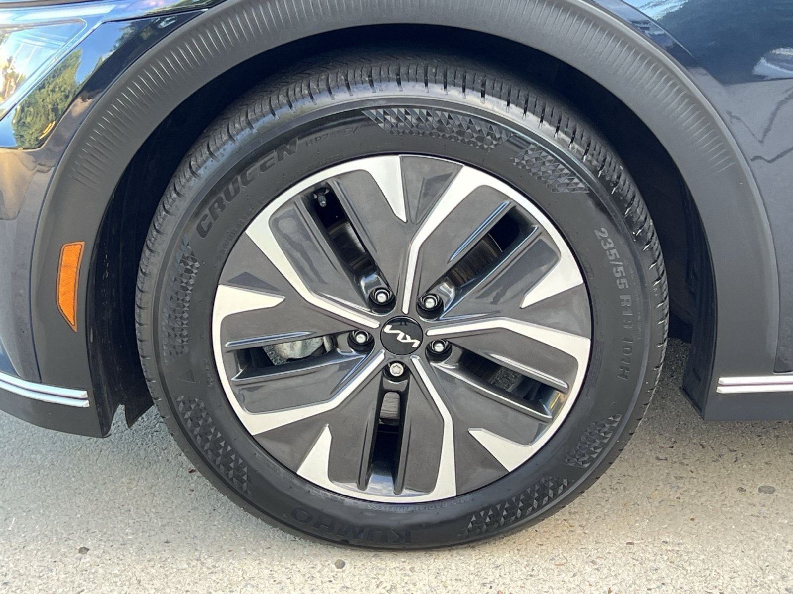 Used 2024 Kia EV6 Light AWD/4WD image 17