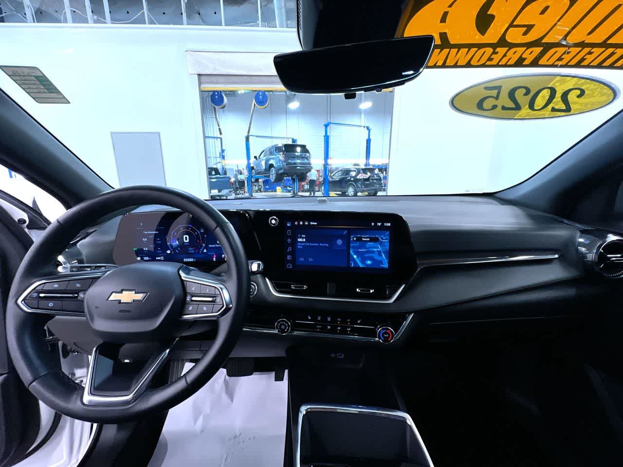 Used 2025 Chevrolet Equinox LT w/ Safety and Technology Package AWD/4WD image 22