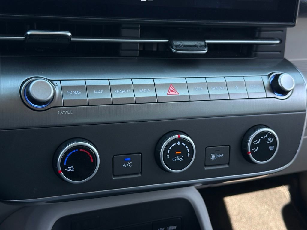 Certified 2025 Hyundai Kona SE image 21