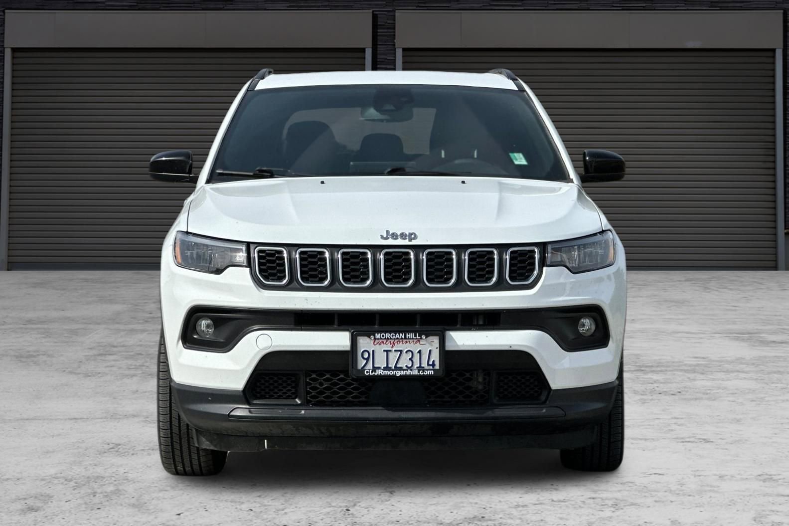Used 2024 Jeep Compass Latitude image 10