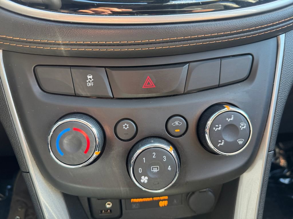 Used 2019 Chevrolet Trax LT w/ LT Convenience Package image 25