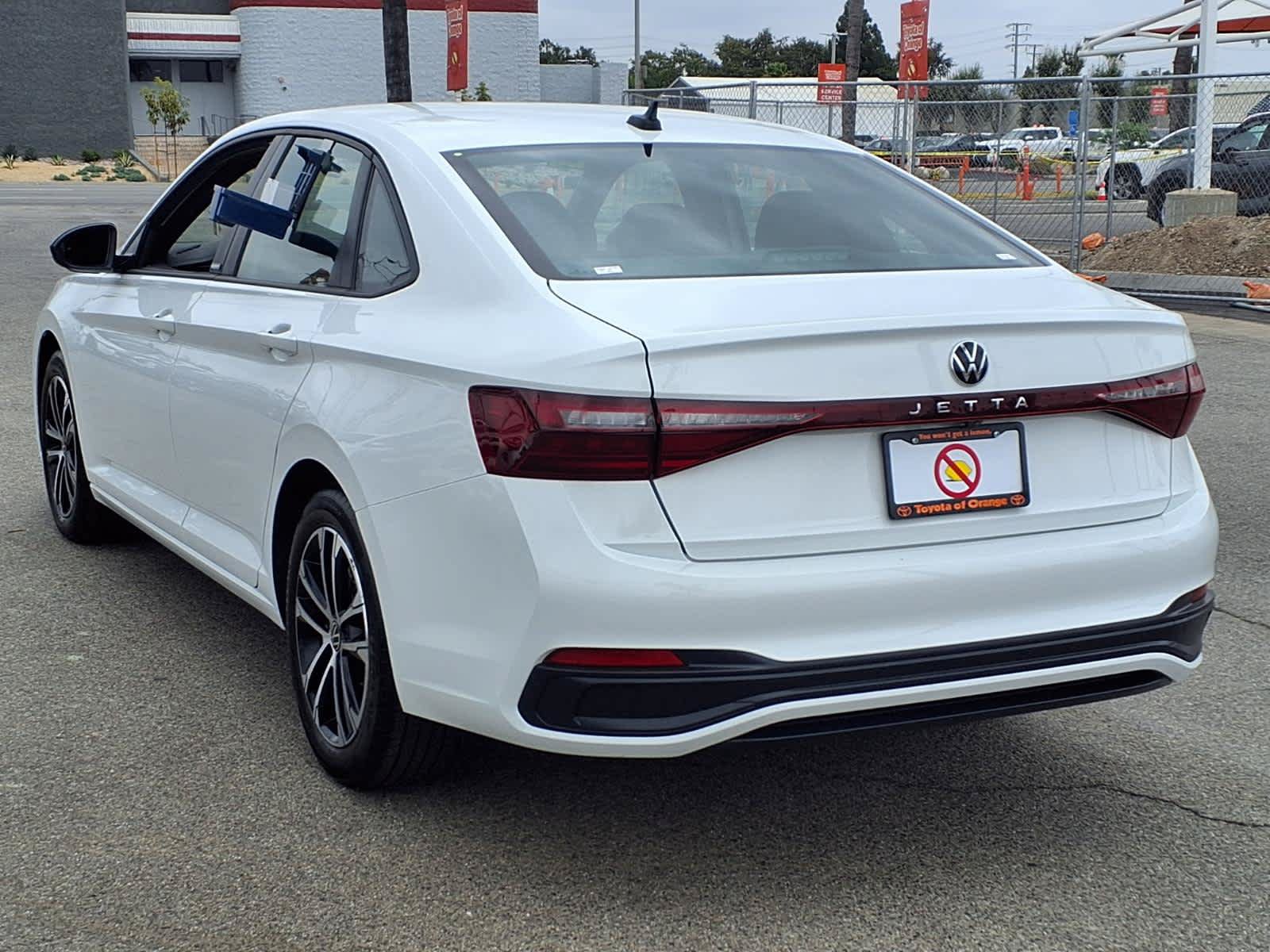 Used 2025 Volkswagen Jetta Sport FWD image 4