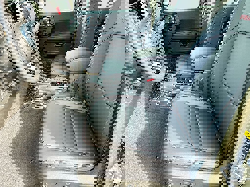 New 2026 Jeep Gladiator Rubicon w/ Dual Top Group image 23