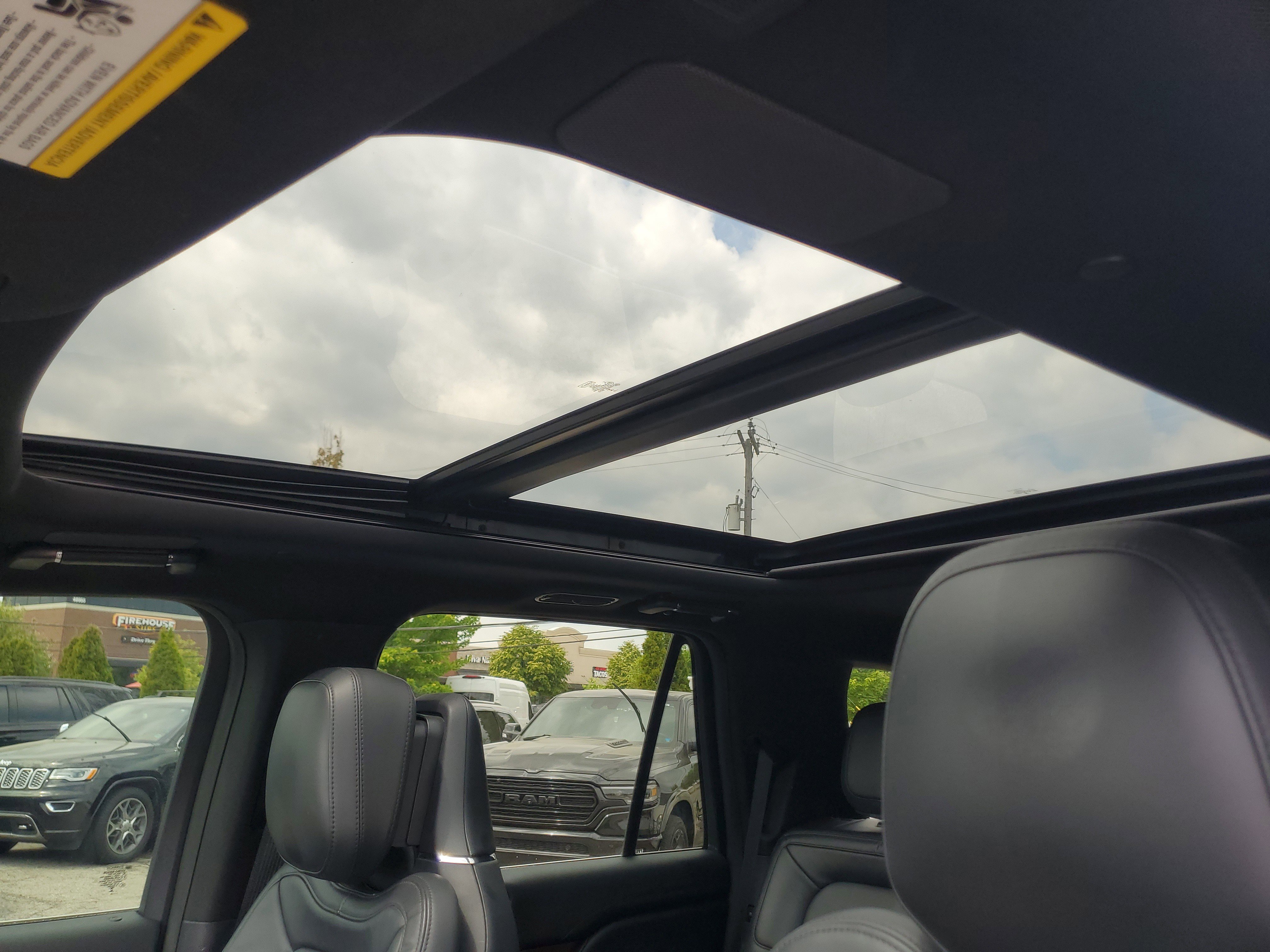 Certified 2023 Lincoln Navigator Reserve AWD/4WD image 11