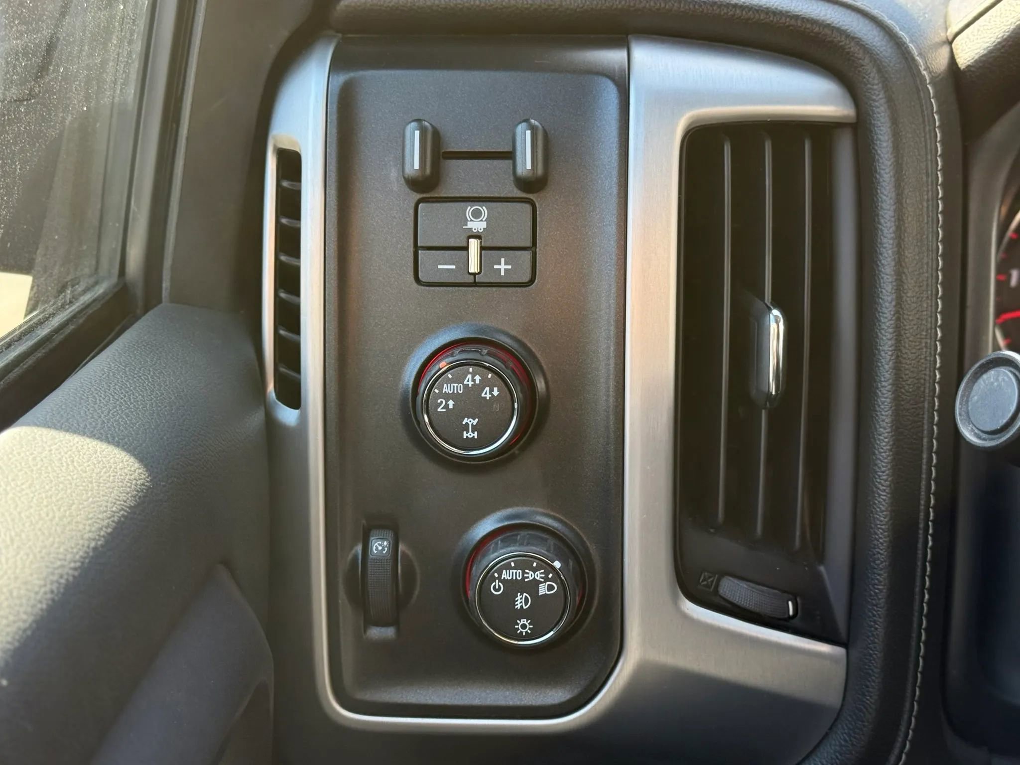 Used 2016 GMC Sierra 1500 SLE w/ SLE Value Package image 20
