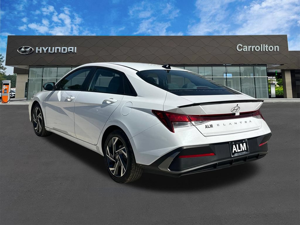Certified 2025 Hyundai Elantra Sport FWD image 7