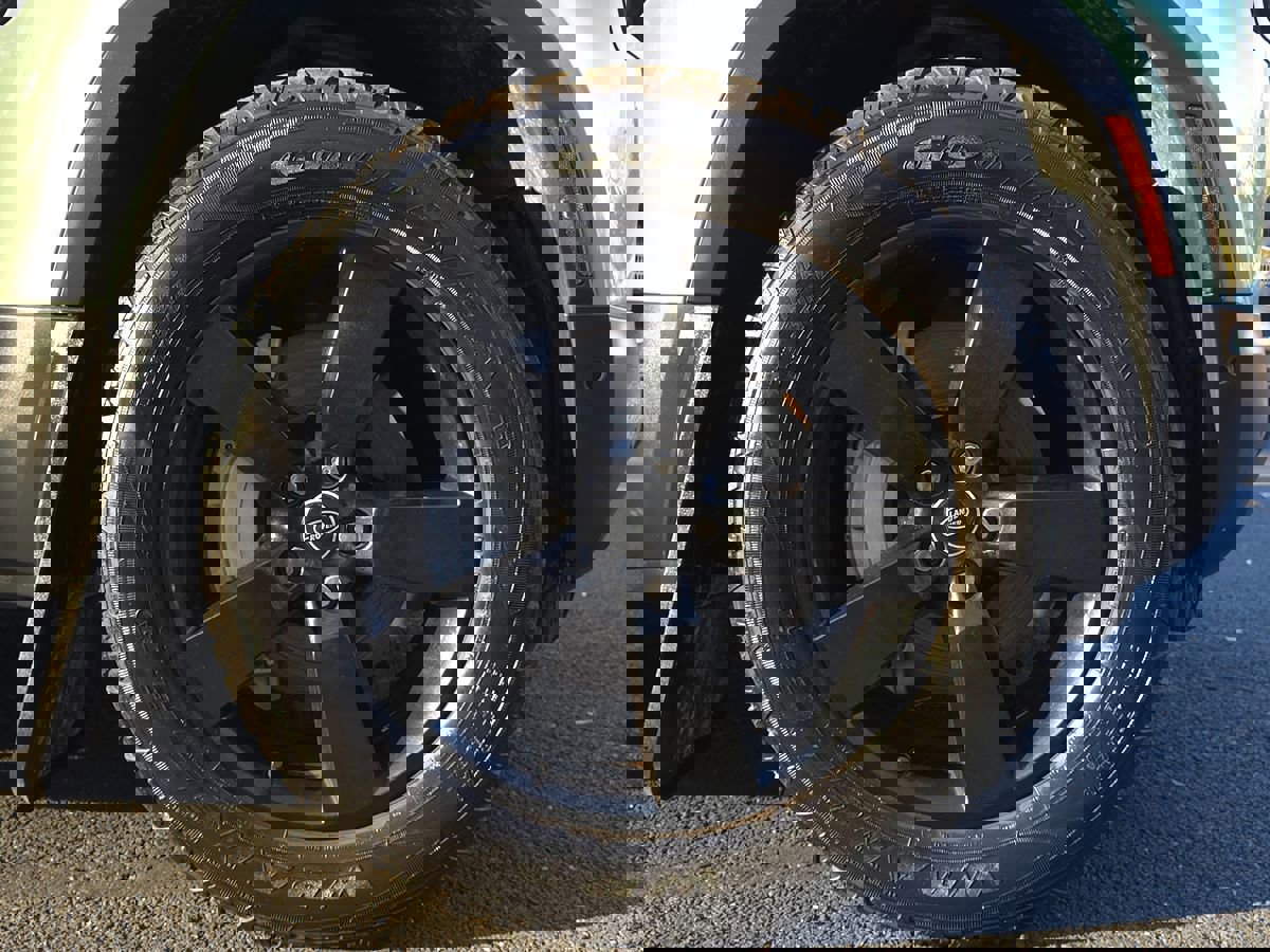 Used 2023 Land Rover Defender 110 75th Limited Edition image 76