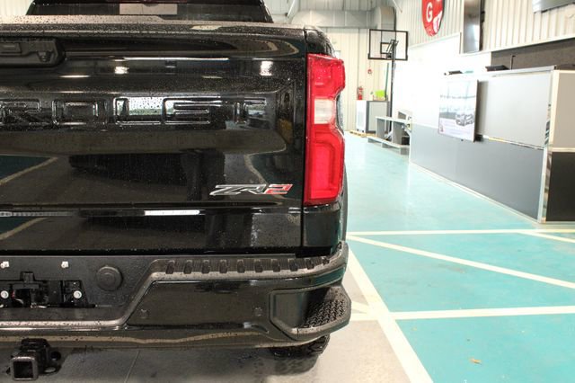 Used 2025 Chevrolet Silverado 1500 ZR2 w/ Technology Package AWD/4WD image 40