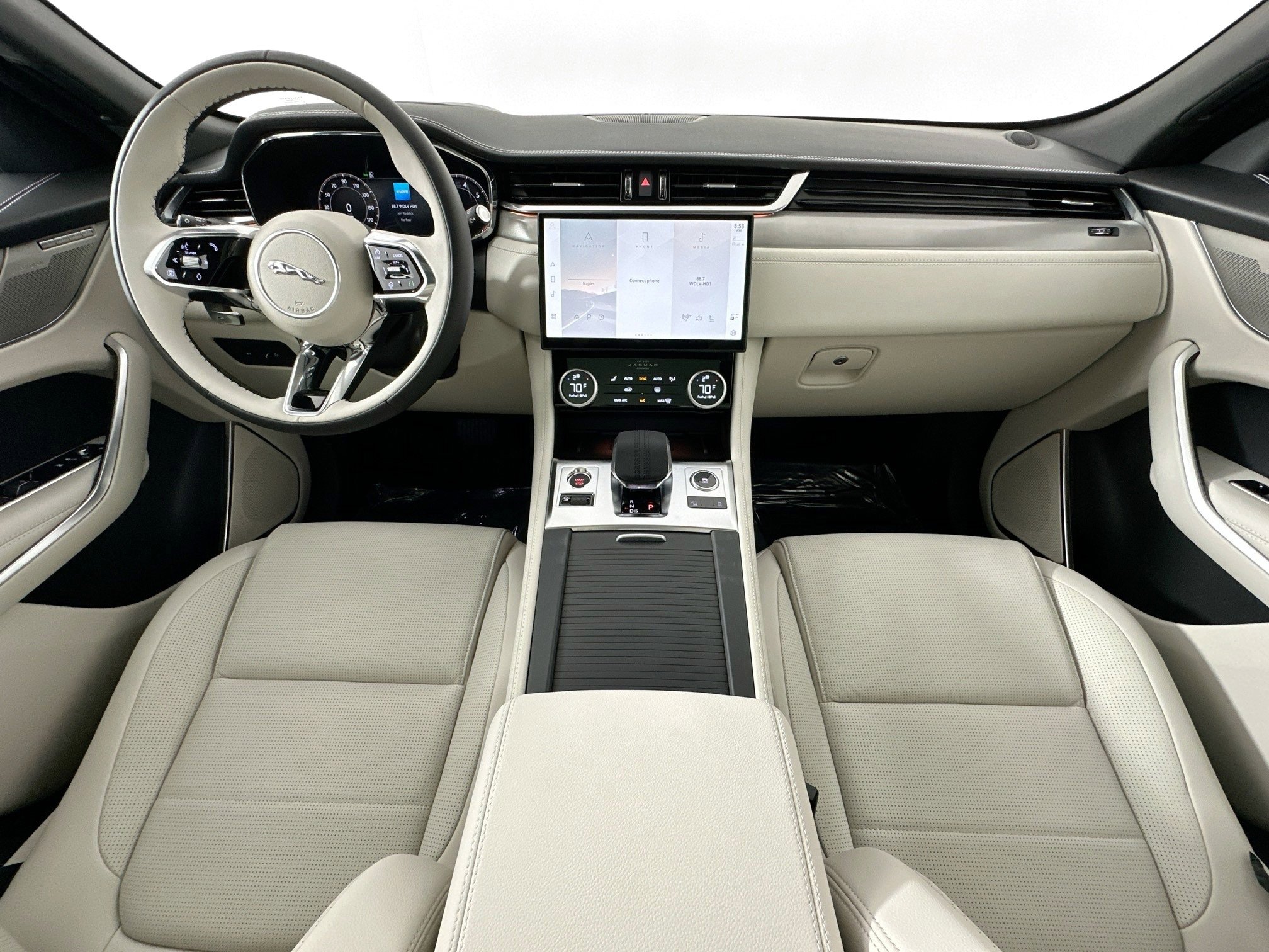 Used 2026 Jaguar F-PACE R-Dynamic S image 21