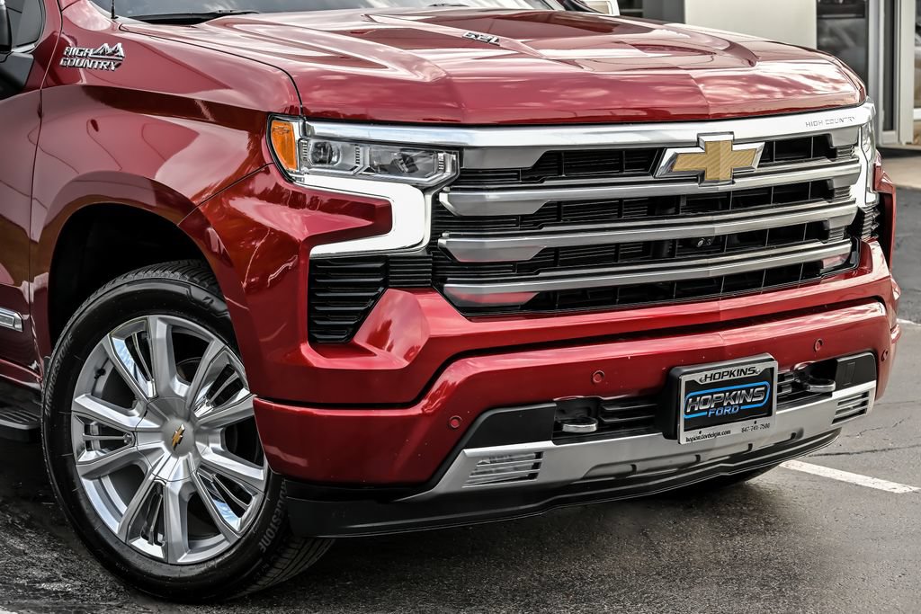 Used 2023 Chevrolet Silverado 1500 High Country w/ High Country Premium Package AWD/4WD image 2
