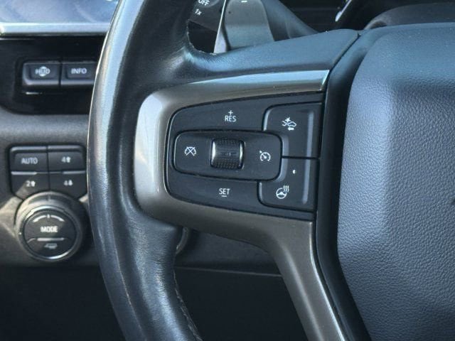 Used 2023 Chevrolet Silverado 1500 High Country w/ Technology Package AWD/4WD image 16