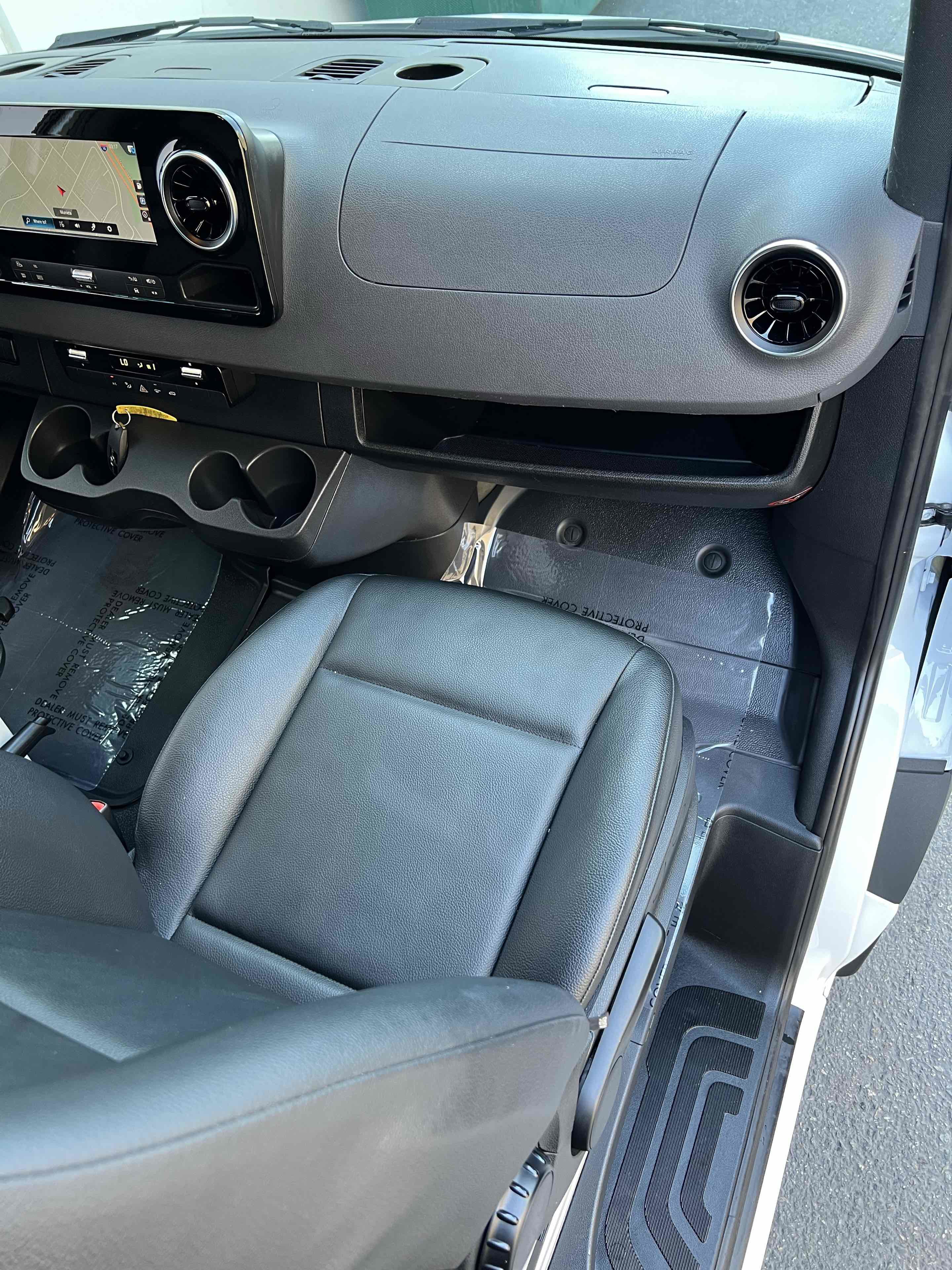 Used 2024 Mercedes-Benz Sprinter 2500 image 31