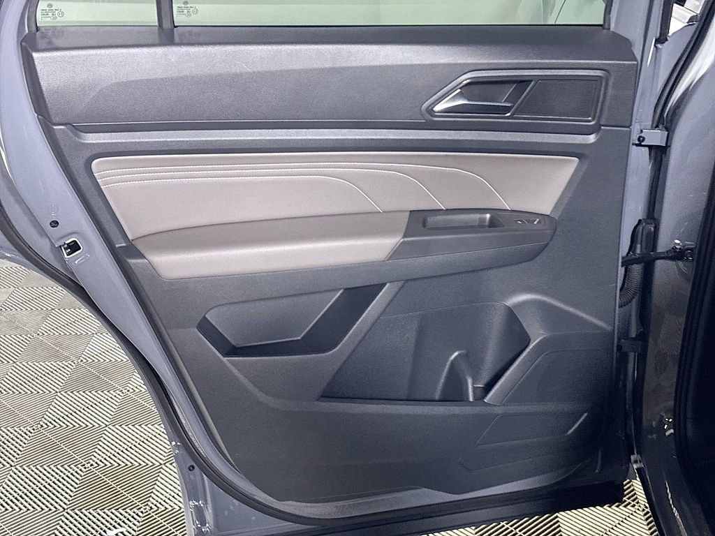 Used 2023 Volkswagen Atlas Cross Sport SEL R-Line image 20