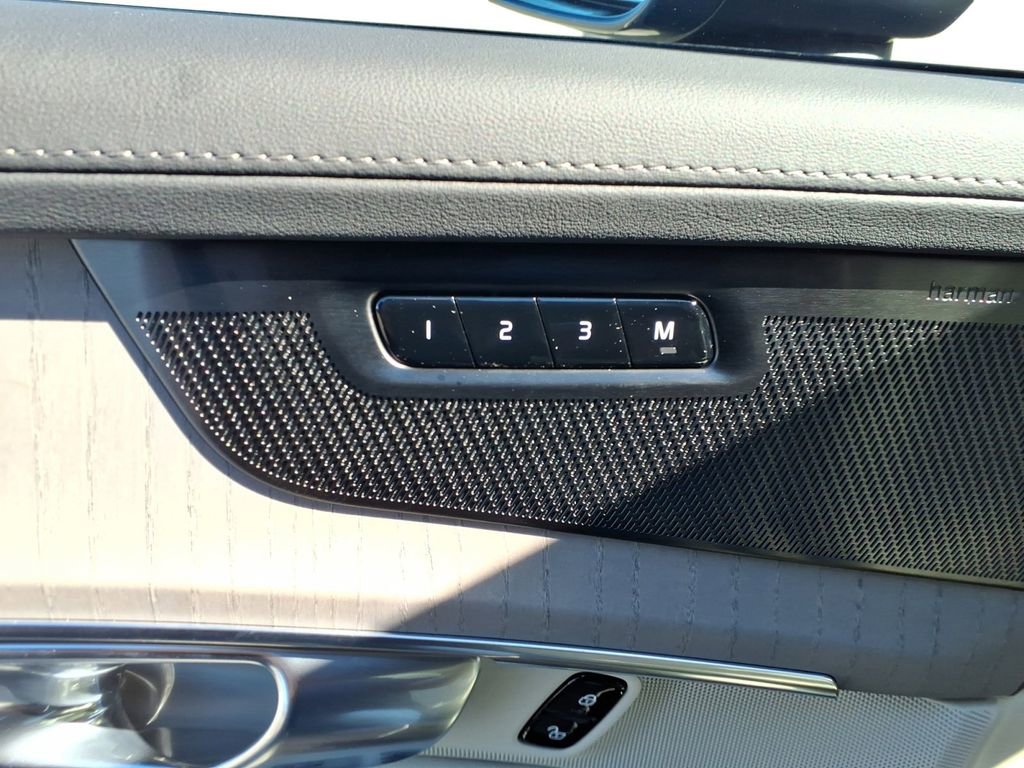 New 2026 Volvo XC90 B6 Ultra image 12