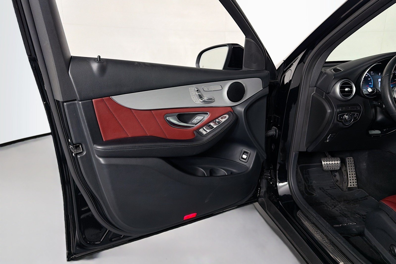 Used 2022 Mercedes-Benz GLC 300 image 21