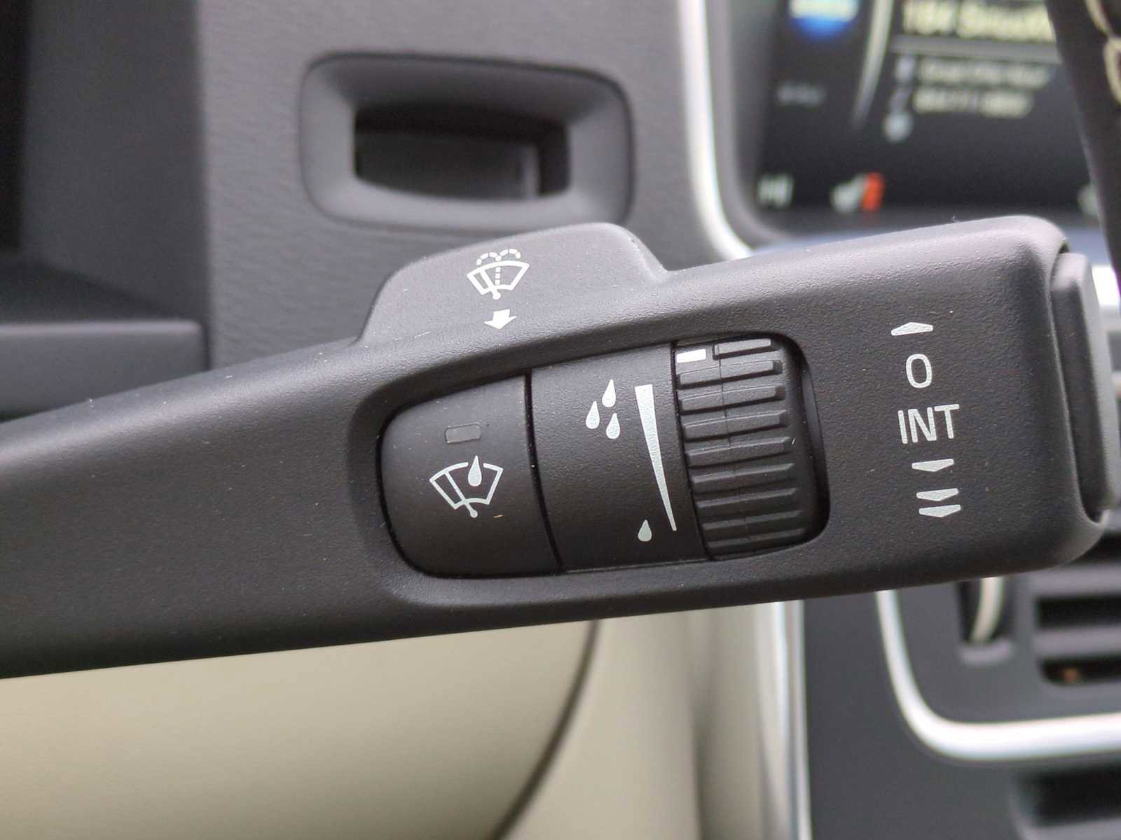 Used 2016 Volvo S60 T5 Inscription Platinum image 28