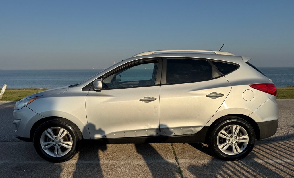 Used 2010 Hyundai Tucson GLS w/ Popular Equipment Pkg 2 FWD image 8