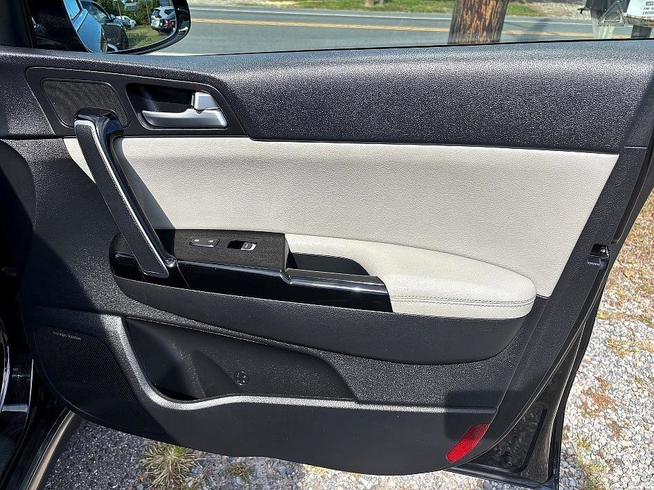 Used 2017 Kia Sportage SX image 15