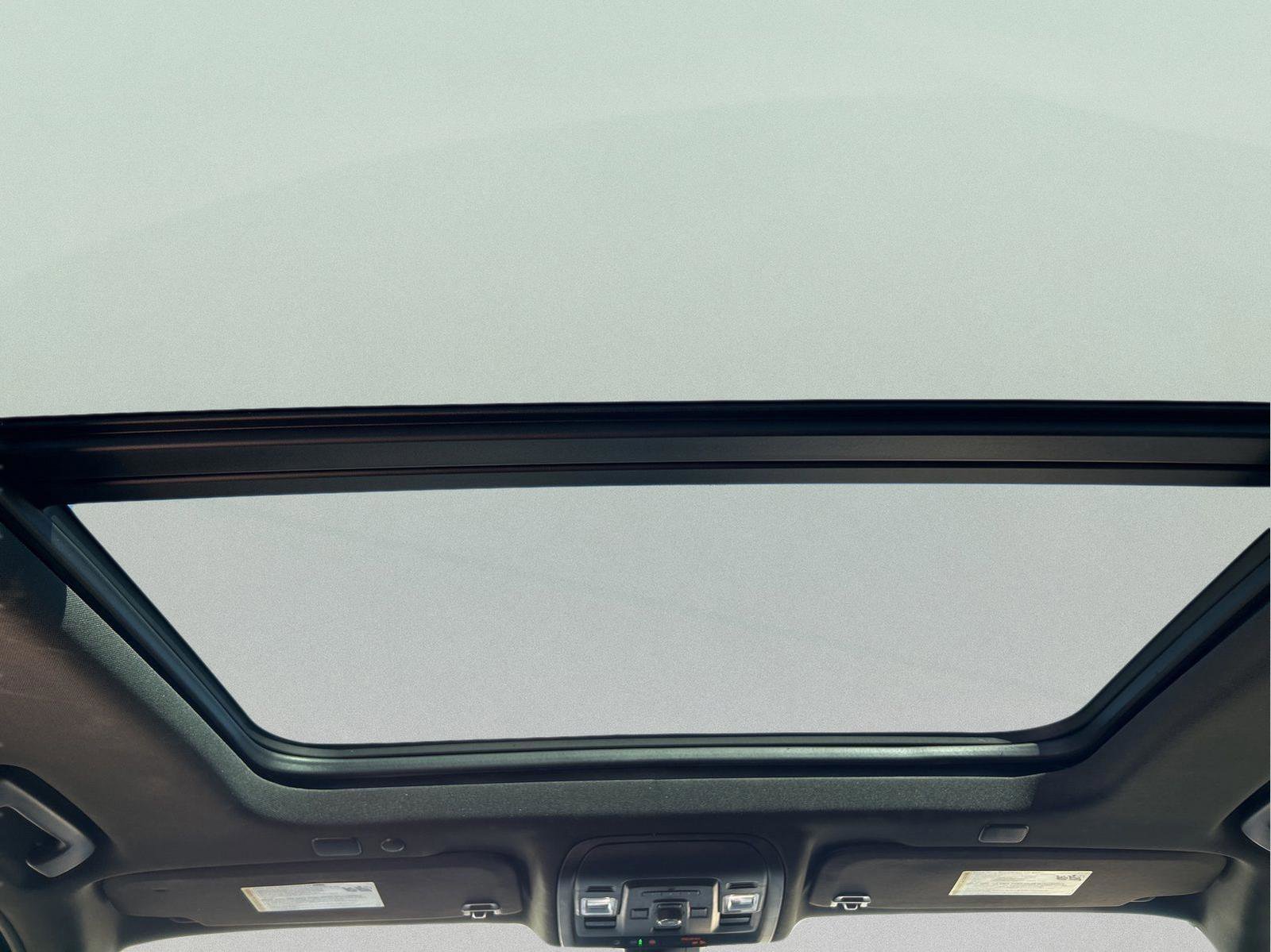 Used 2021 GMC Yukon Denali image 19