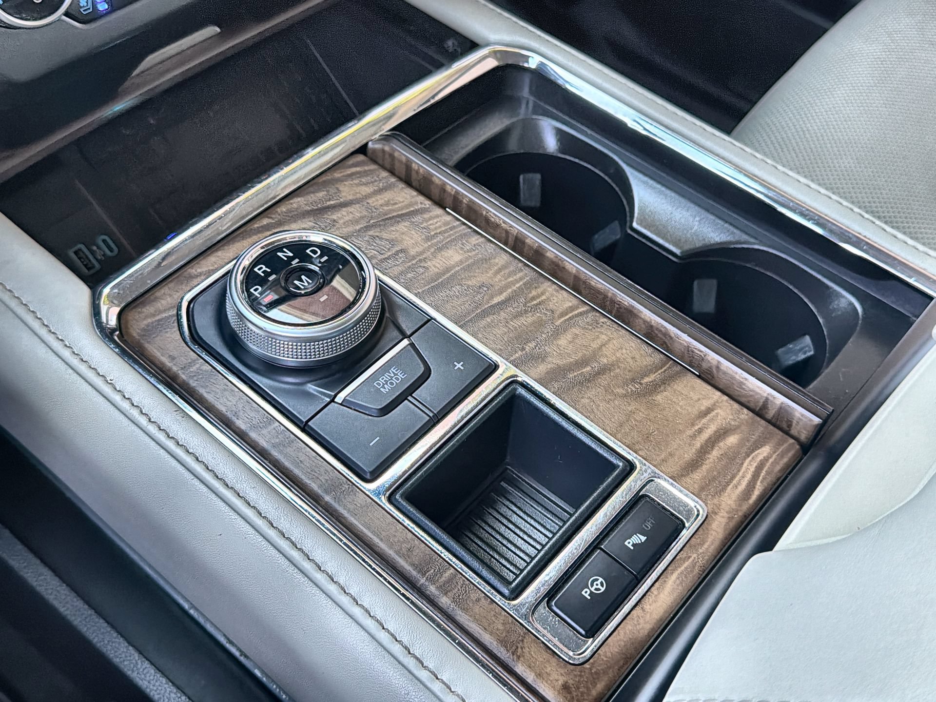 Certified 2020 Ford Expedition Platinum RWD image 20