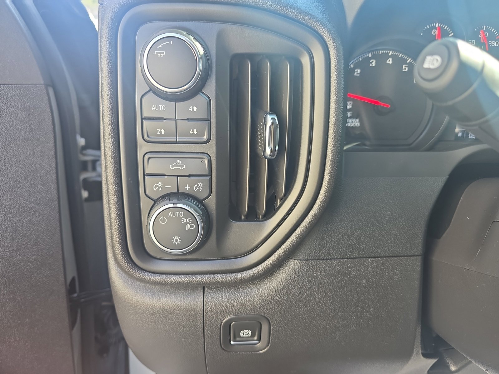 Used 2024 Chevrolet Silverado 1500 Custom Trail Boss w/ LPO, Dark Essentials Package AWD/4WD image 24