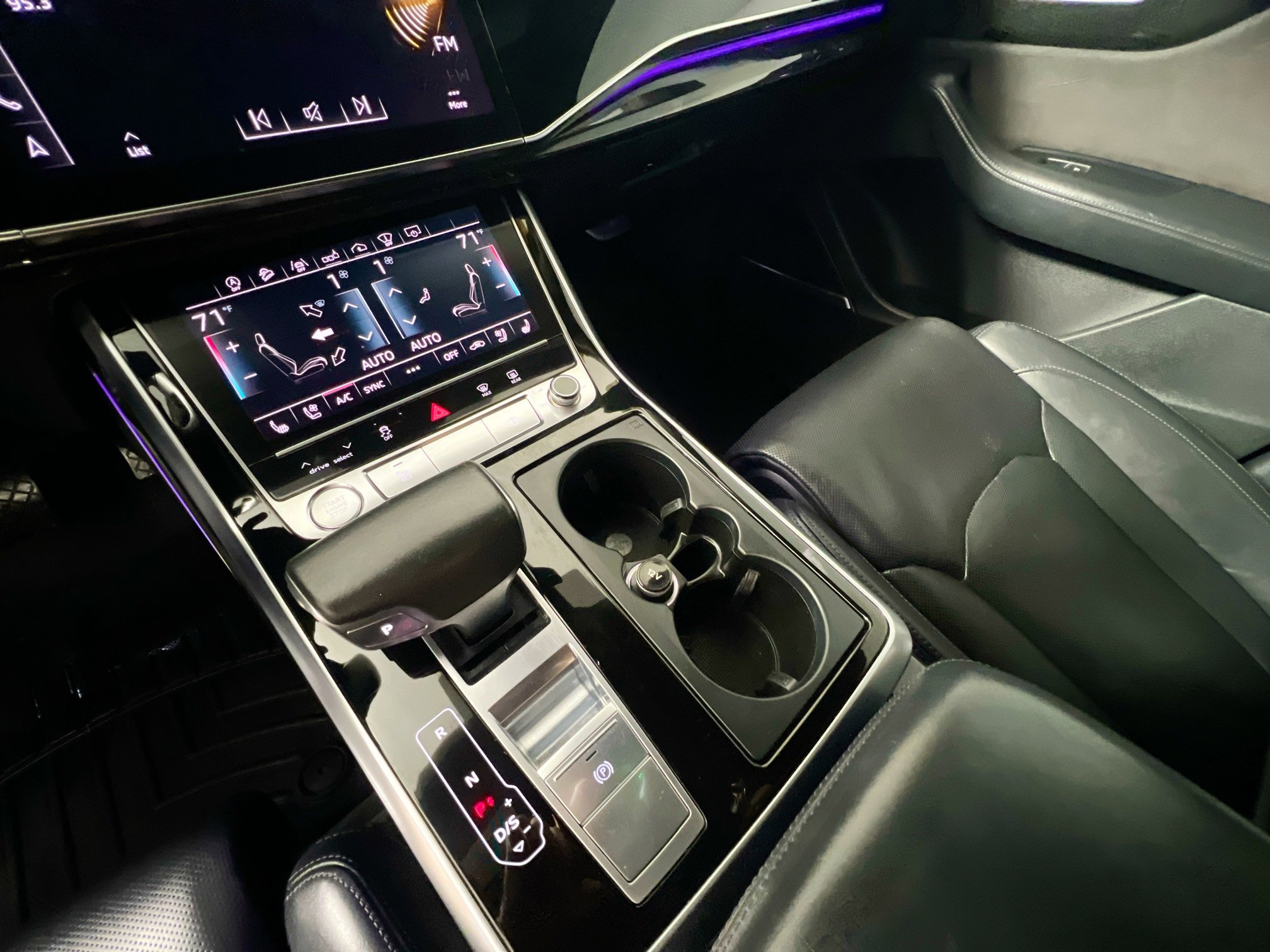 Used 2019 Audi Q8 Prestige w/ Luxury Package image 26