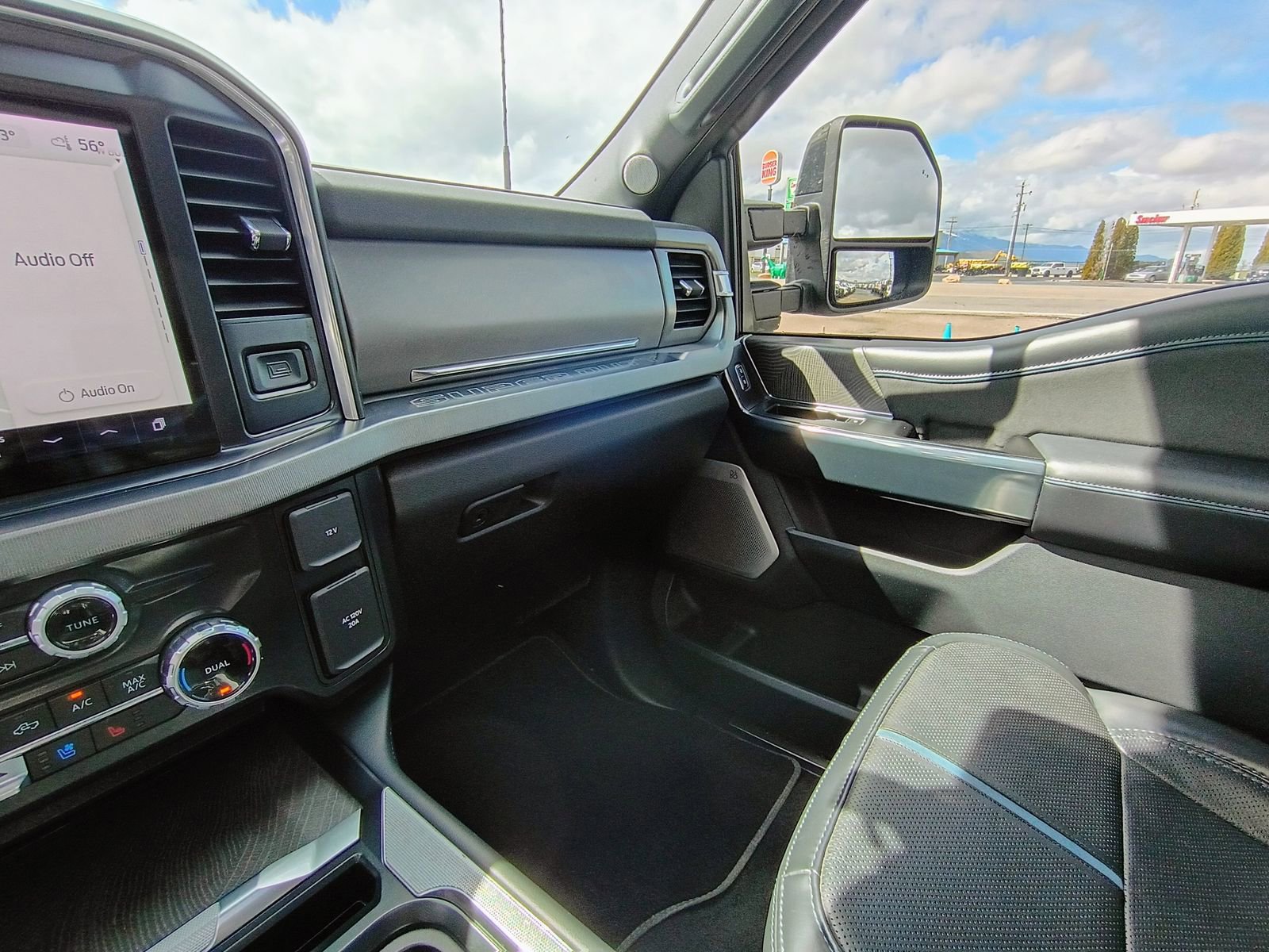 Used 2025 Ford F350 Platinum image 24