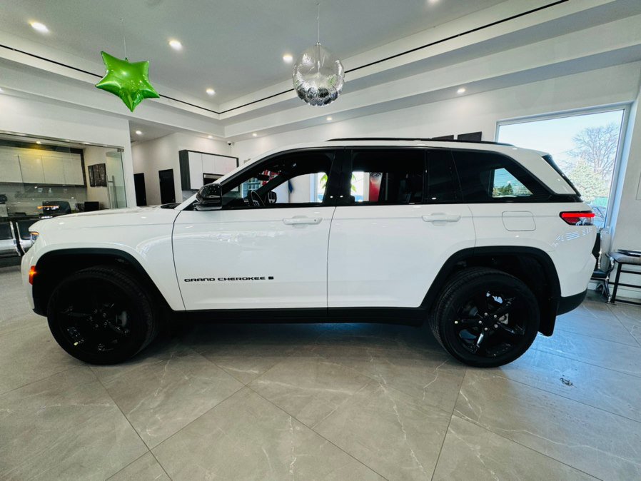 Used 2026 Jeep Grand Cherokee Limited image 4