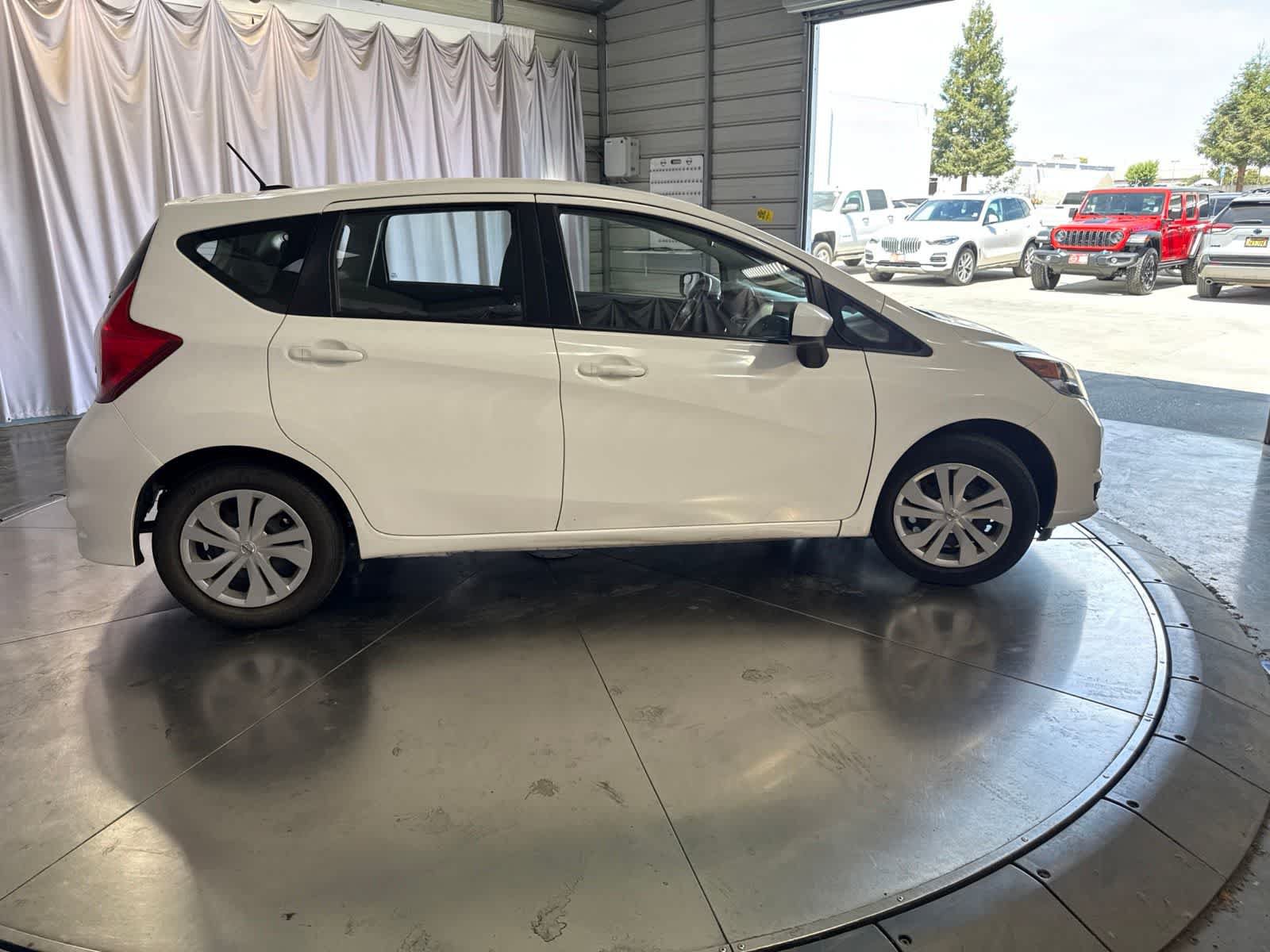 Used 2018 Nissan Versa Note SV FWD image 3
