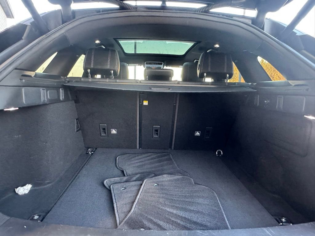 Used 2020 Land Rover Range Rover Velar S image 37