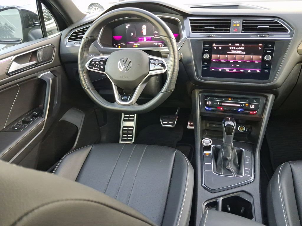 Used 2023 Volkswagen Tiguan SE R-Line image 10