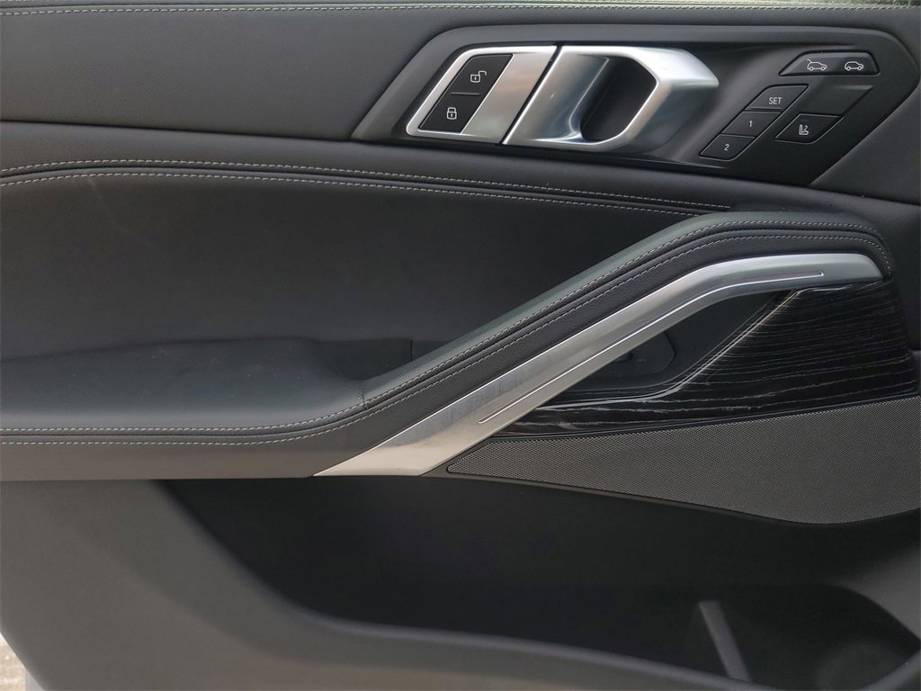 Used 2024 BMW X6 xDrive40i w/ Premium Package image 11