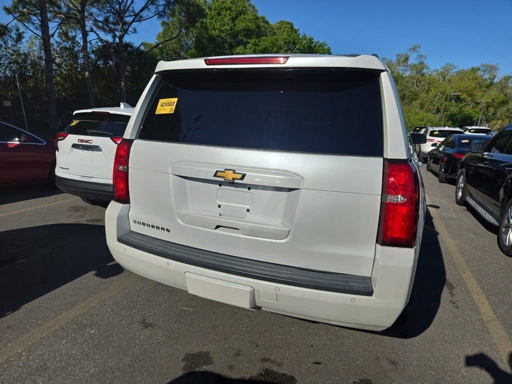 Used 2017 Chevrolet Suburban LT w/ Luxury Package image 4