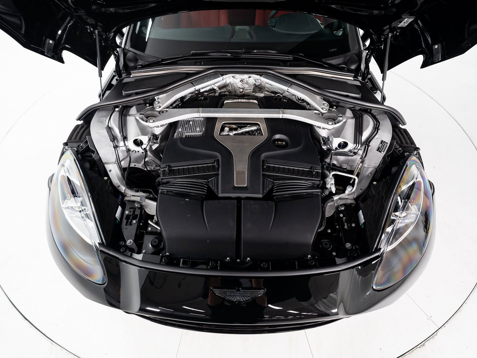 Used 2025 Aston Martin DBX 707 image 46