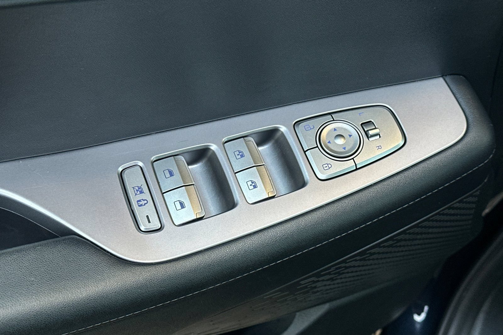Used 2024 Hyundai Palisade SEL FWD image 12
