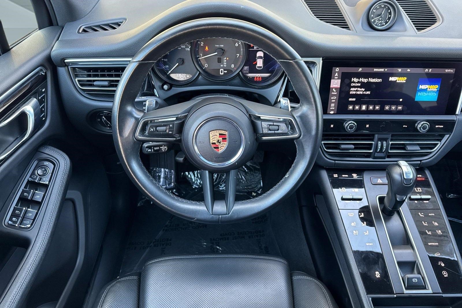 Used 2024 Porsche Macan AWD/4WD image 31