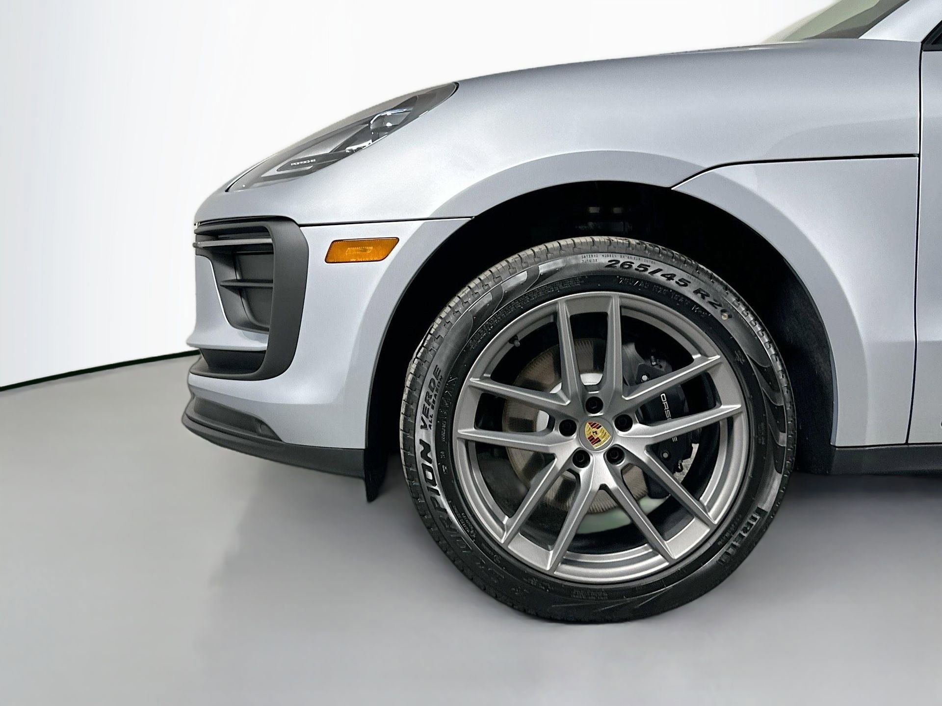 Certified 2025 Porsche Macan image 11
