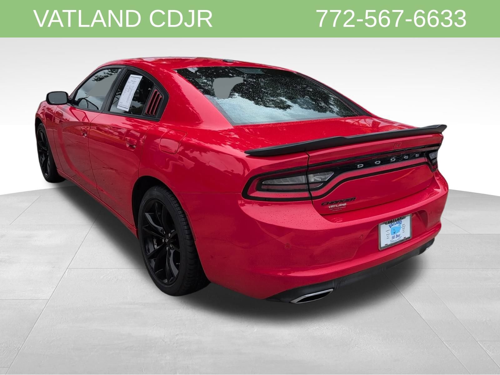 Used 2018 Dodge Charger SXT w/ Blacktop Package image 9
