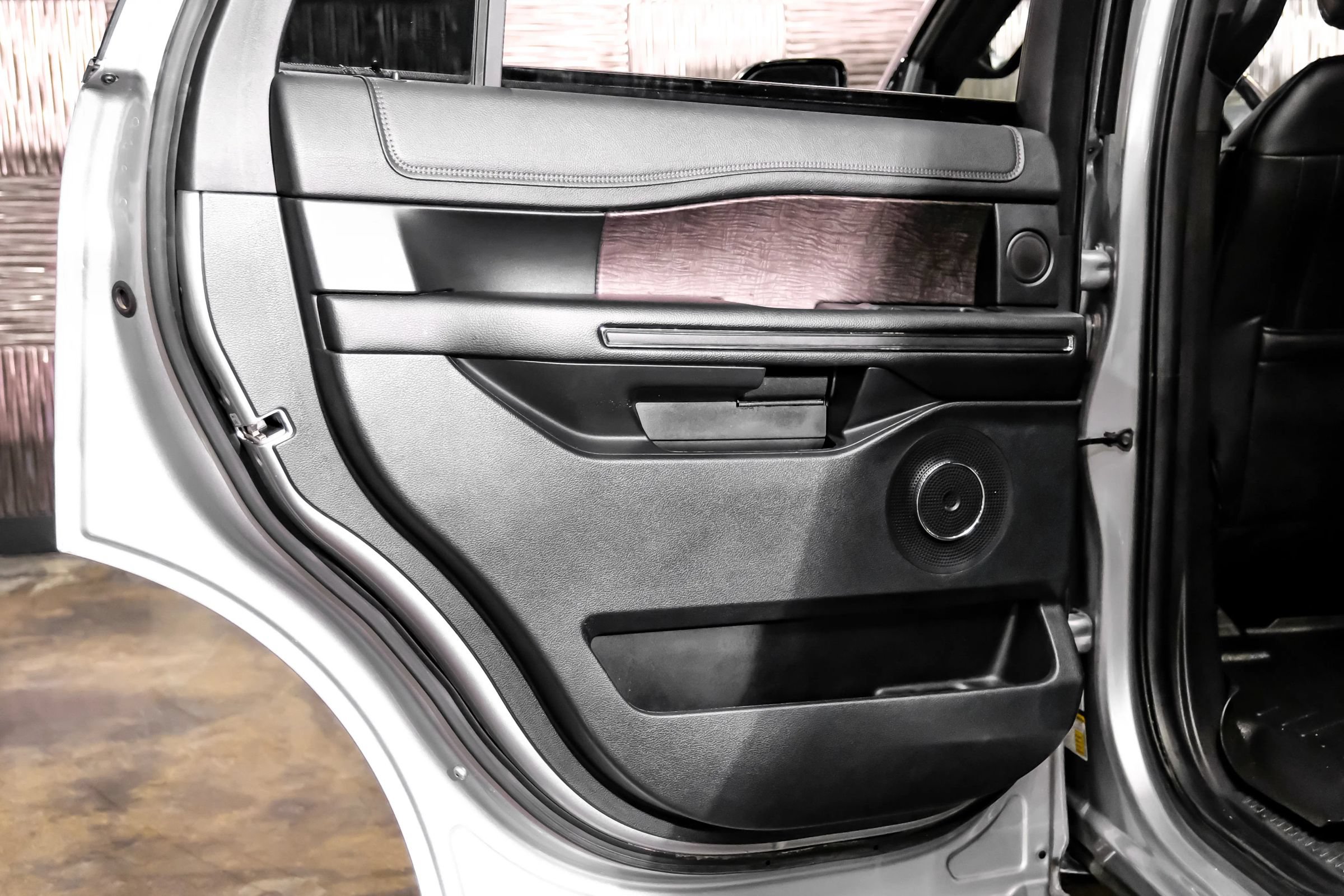 Used 2021 Ford Expedition Limited RWD image 38