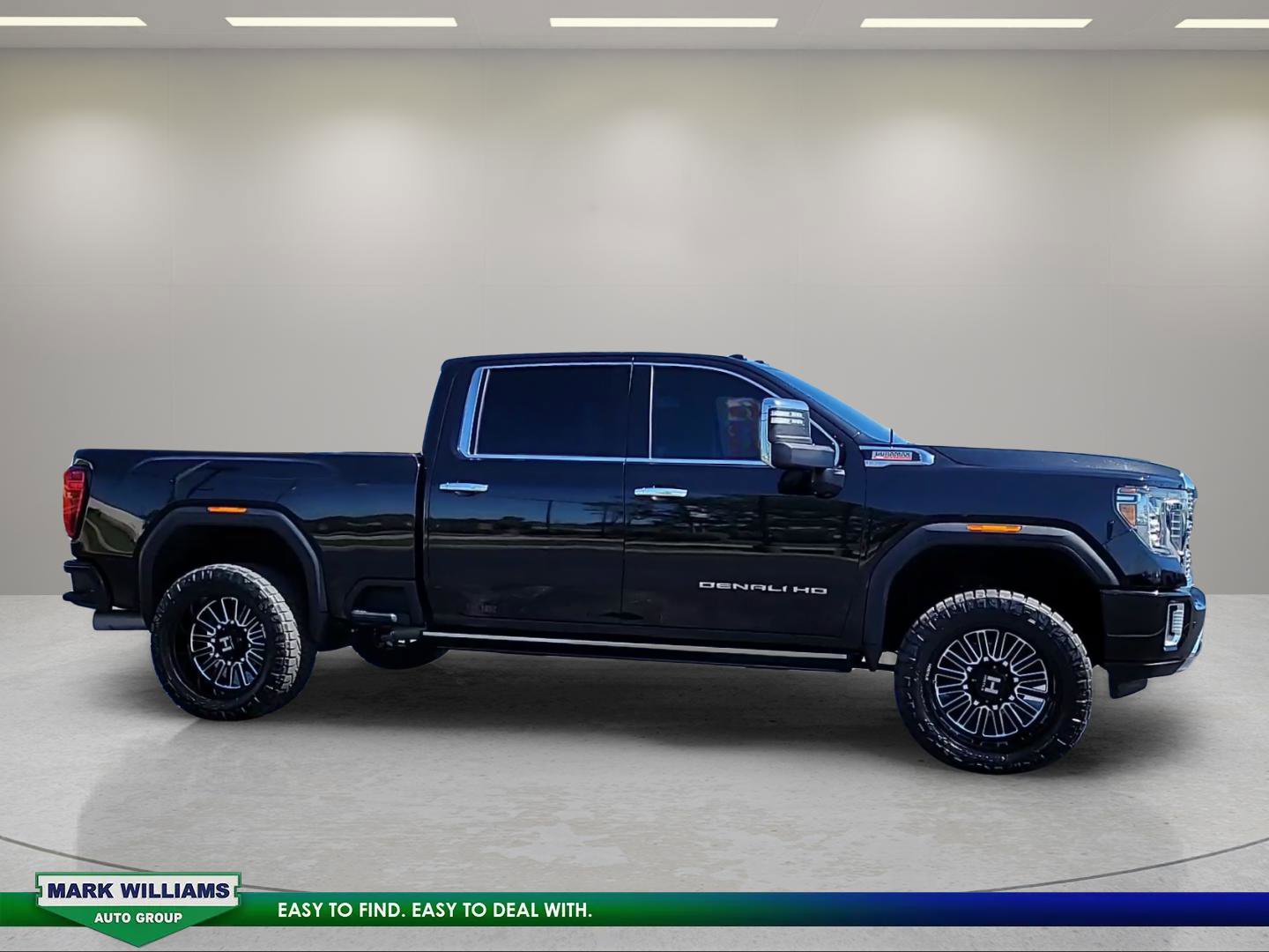 Used 2023 GMC Sierra 2500 Denali w/ Denali Black Diamond Edition AWD/4WD image 2