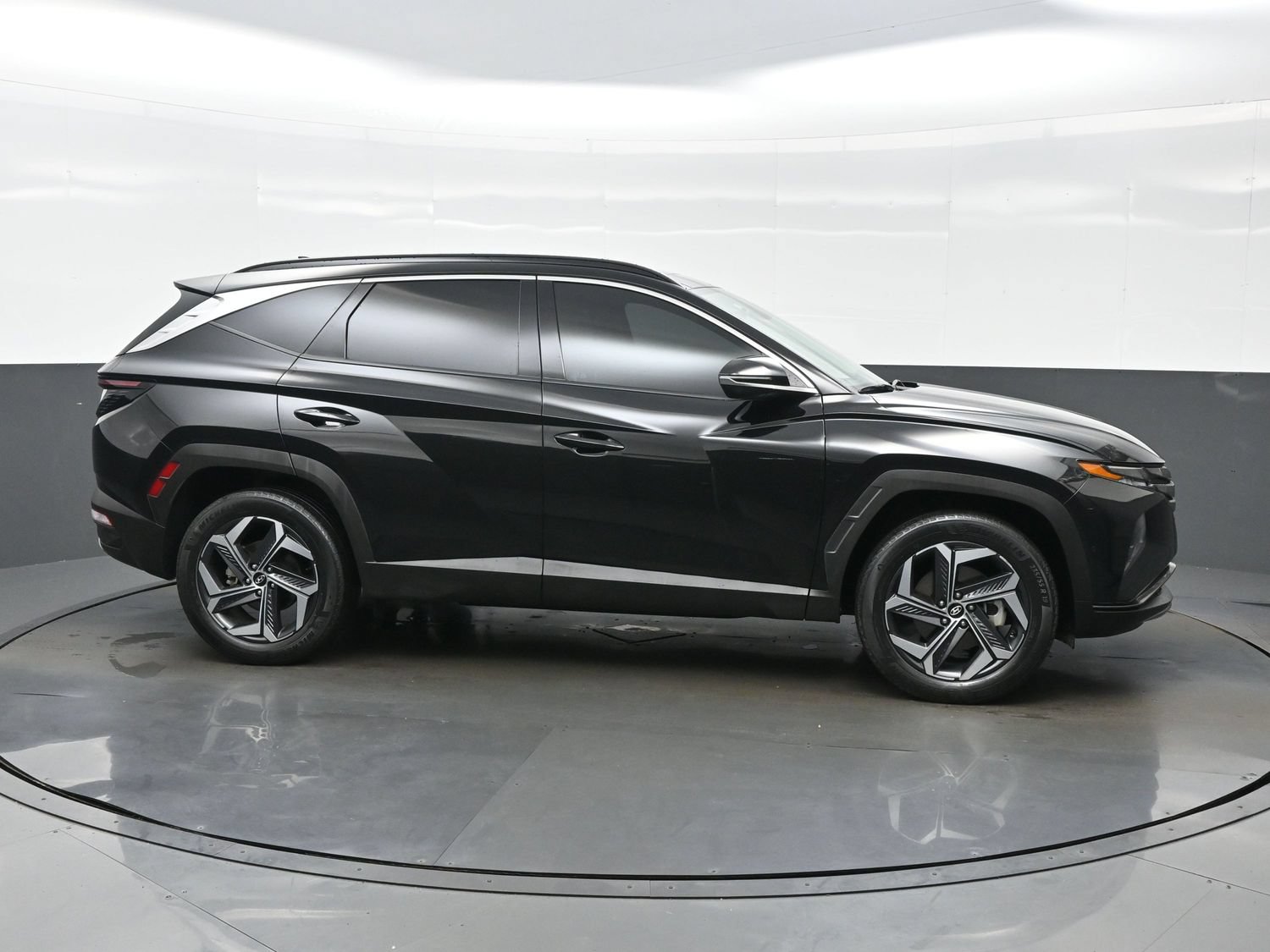 Certified 2023 Hyundai Tucson Limited AWD/4WD image 7