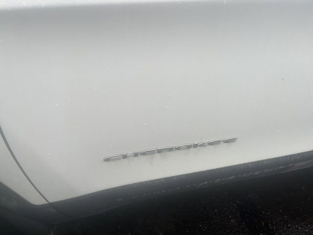 Used 2020 Jeep Cherokee Limited image 11