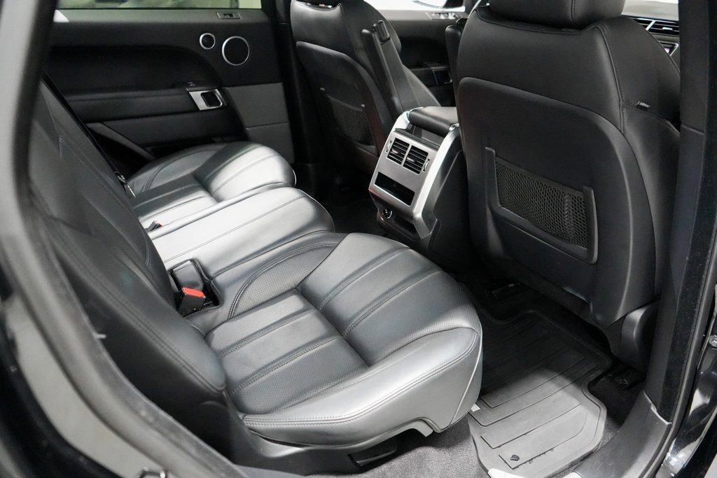 Used 2017 Land Rover Range Rover Sport HSE image 28